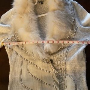 Sweater with rabbit fur collar